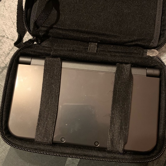 Nintendo 3DS - Picture 2 of 6